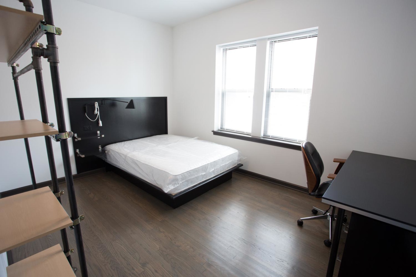 5300 S Drexel Image 16