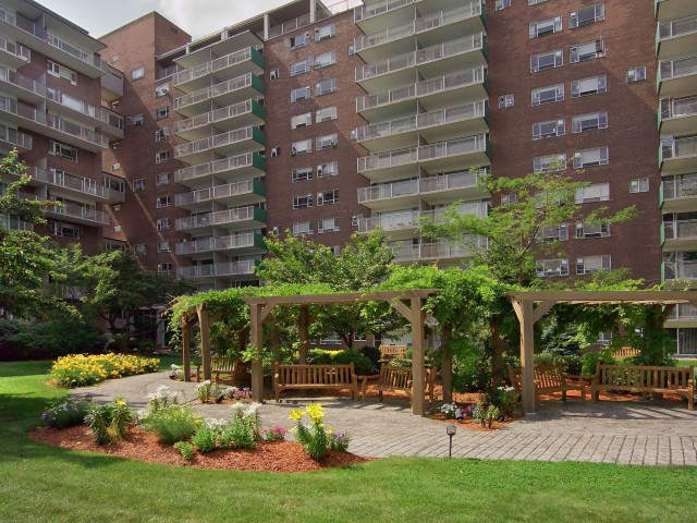100 Memorial Drive Image 32