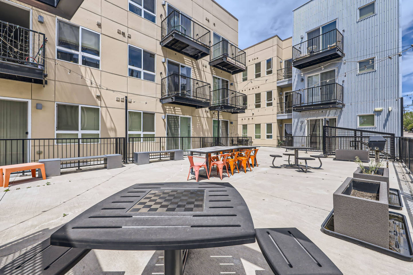 SloHi Flats Image 14