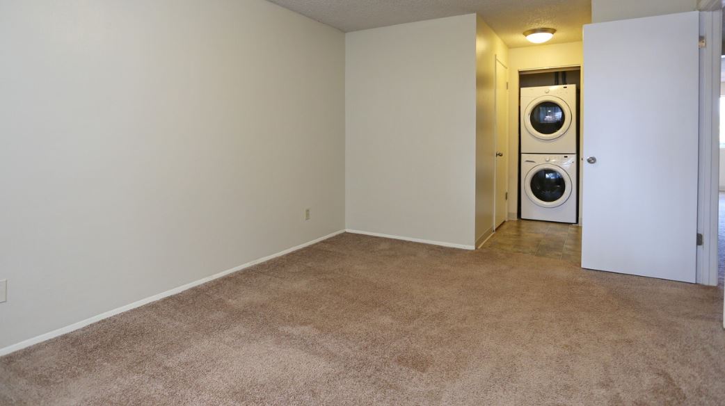 The Courtyard Apartment Homes Image 14