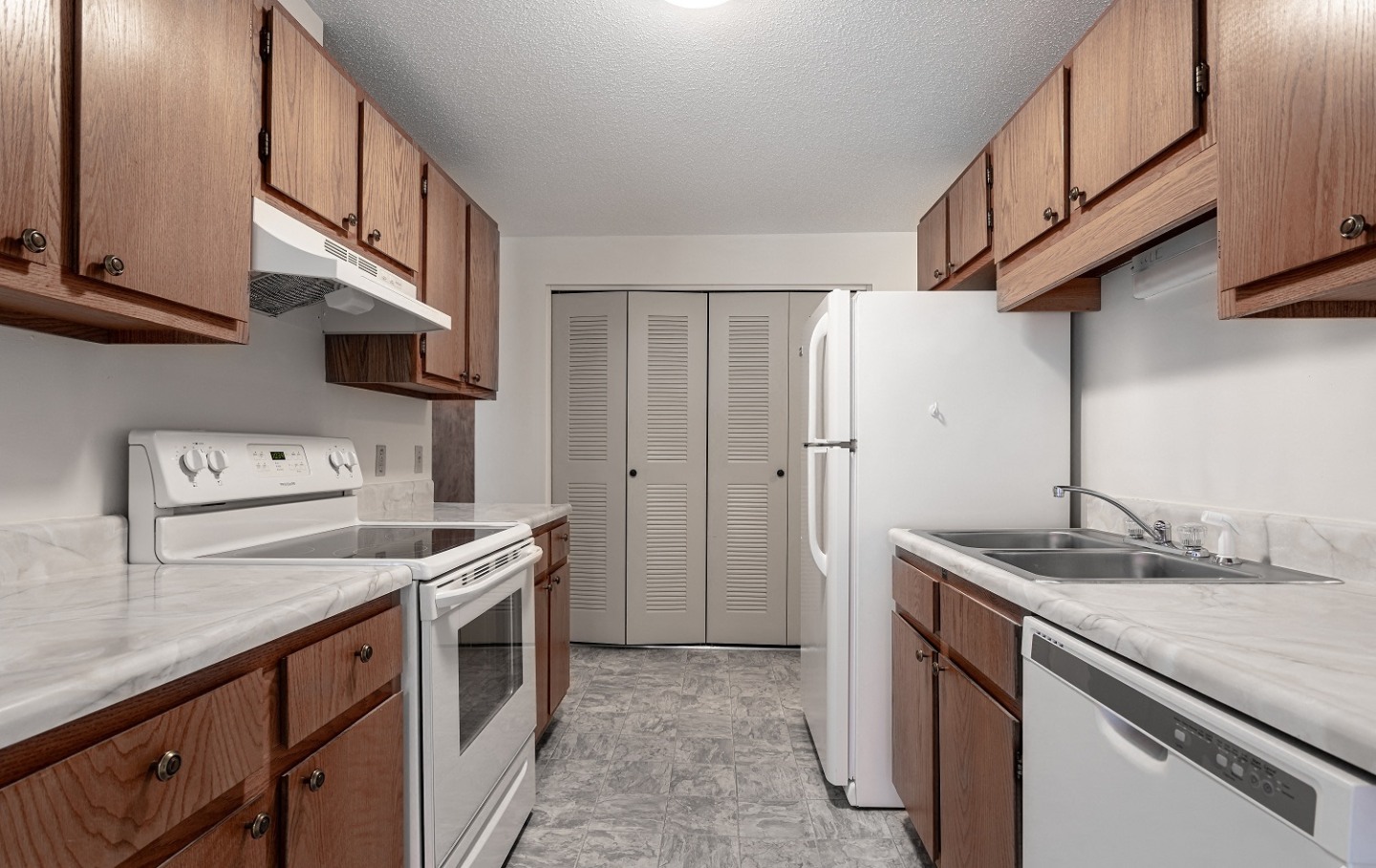 Town and Country Image 10