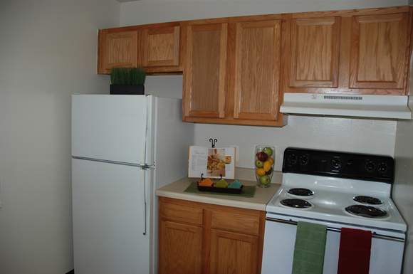 Croydon Manor Apts Image 3