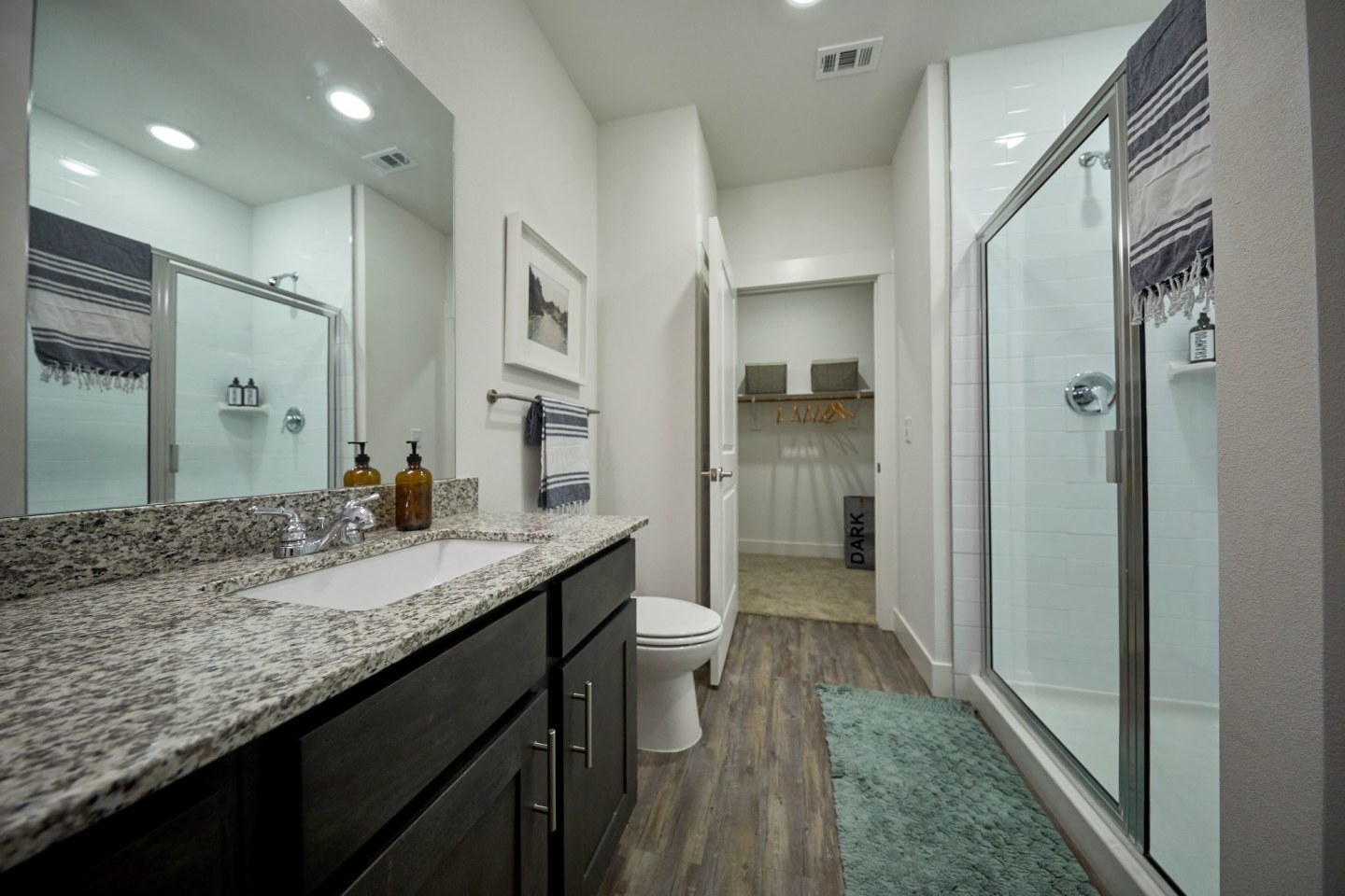 Addison Medical Center Apartments Image 15