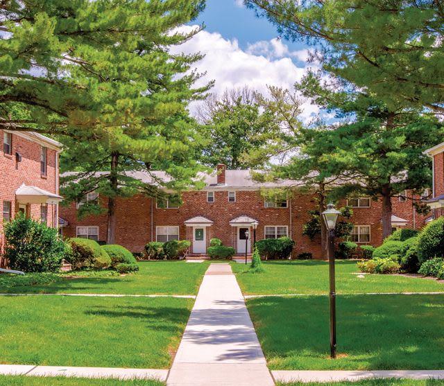 Mountain Manor Image 2