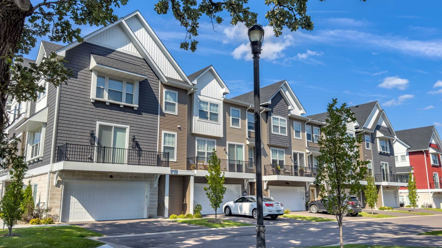 Field & Grove Townhomes of Champlin Image 37