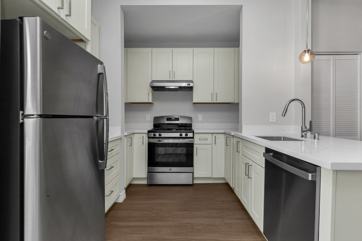 800 LYON Street Image 7