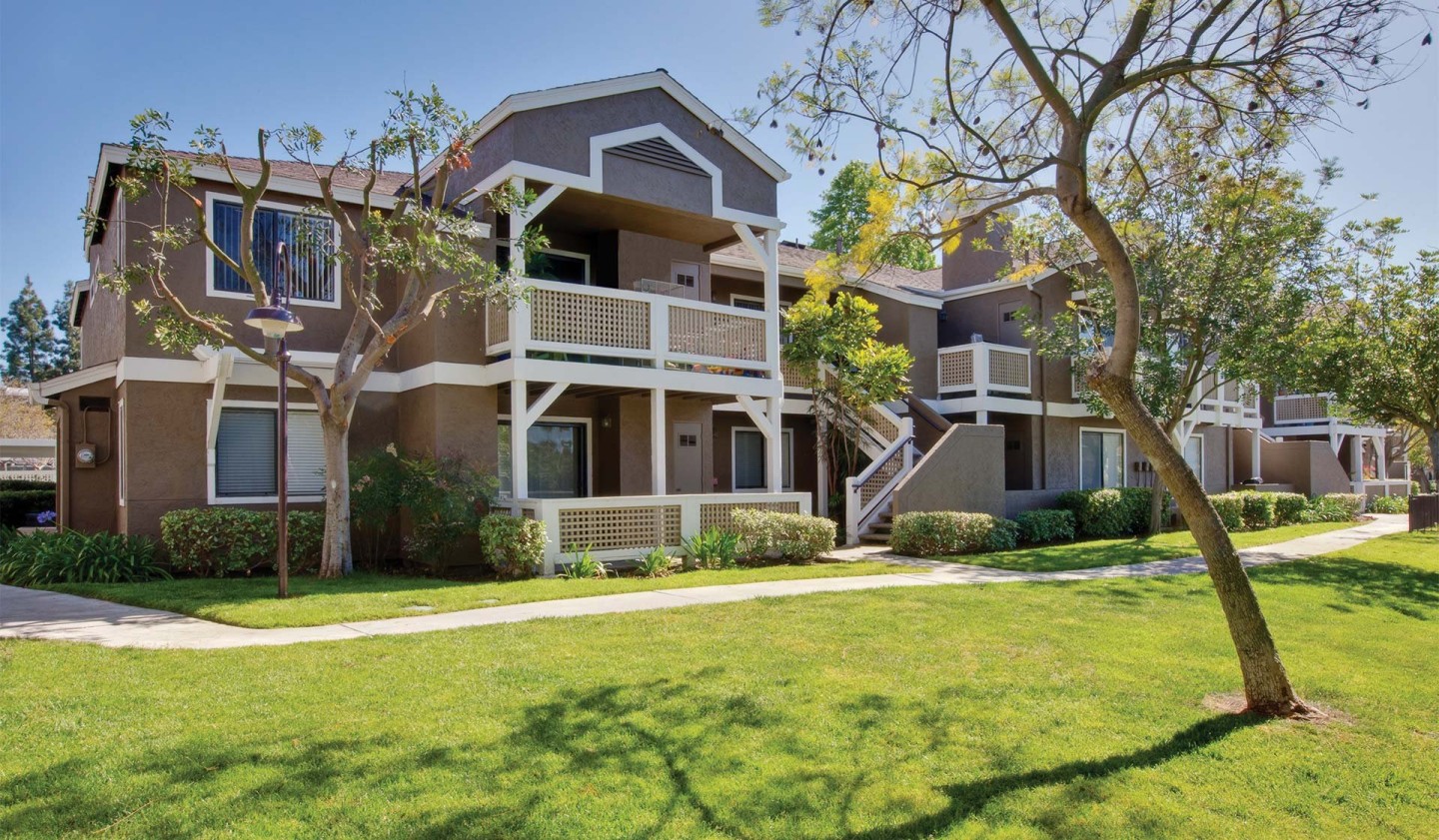 Island Club Apartments Image 10