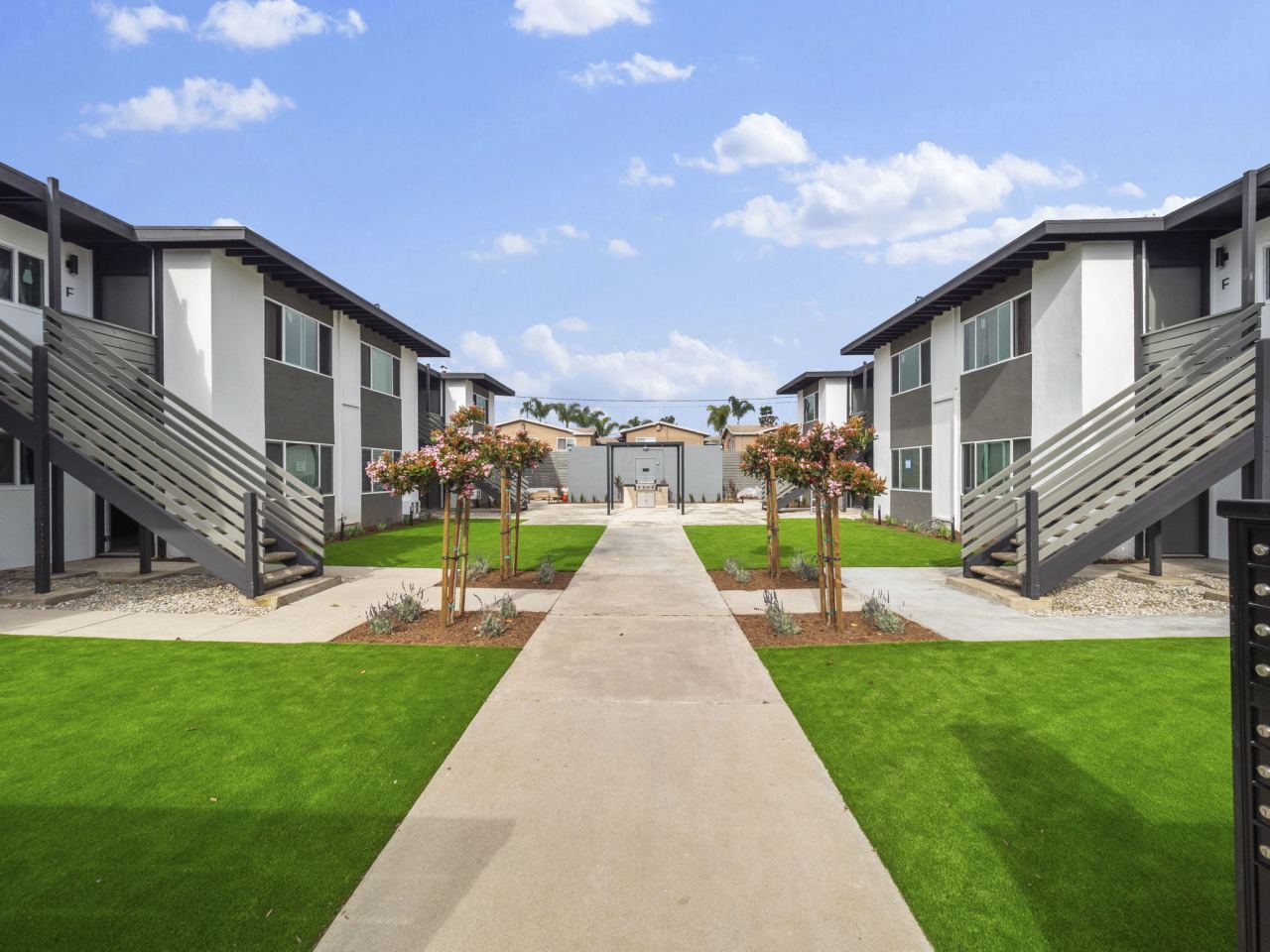Charle Square Apartments Image 1