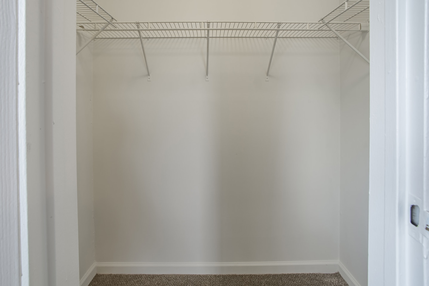THE MANOR/THE MANOR EAST APARTMENTS Image 13
