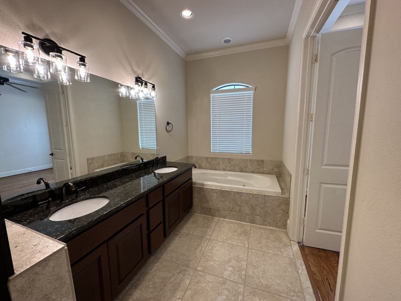 Beverly Hill Patio Homes Image 10