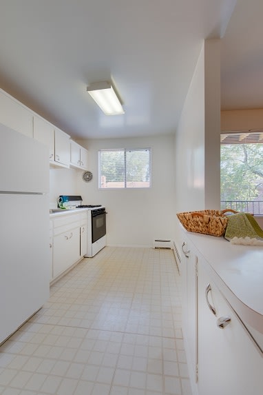 Layton Hall Apartments Image 16