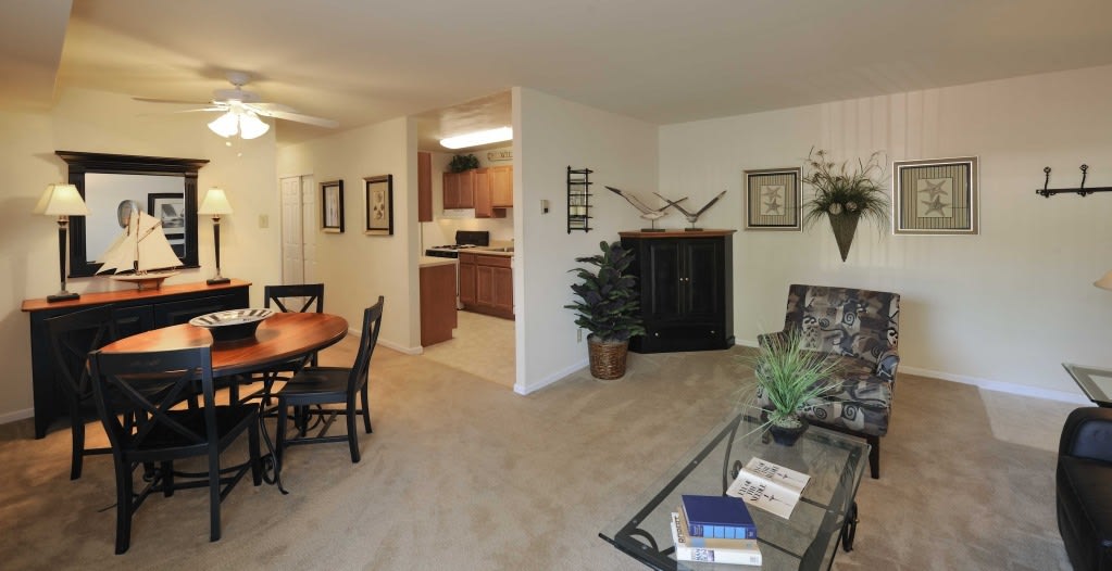 Pinewood Gardens Apartments Image 25