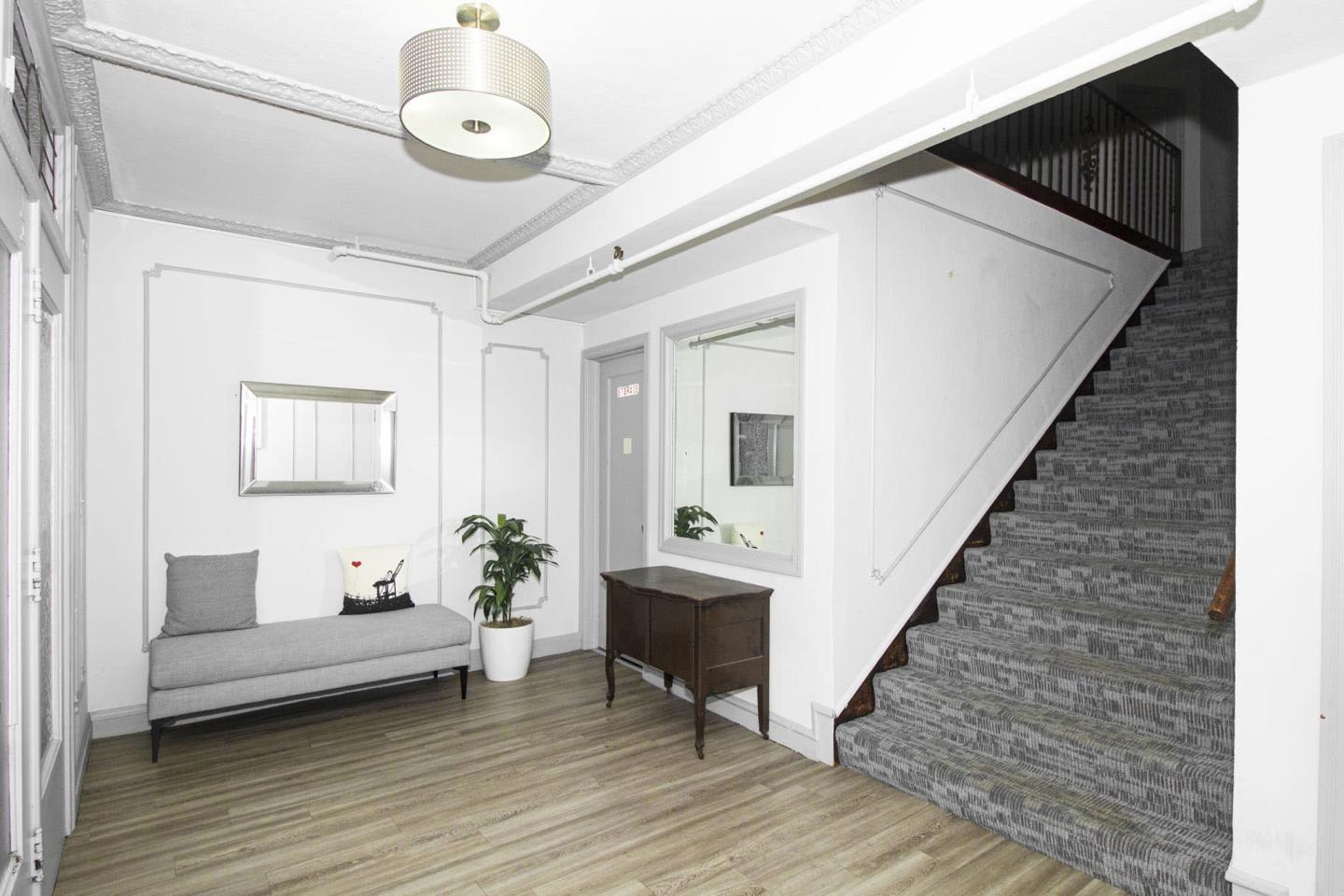 77 Glen Ave Image 12