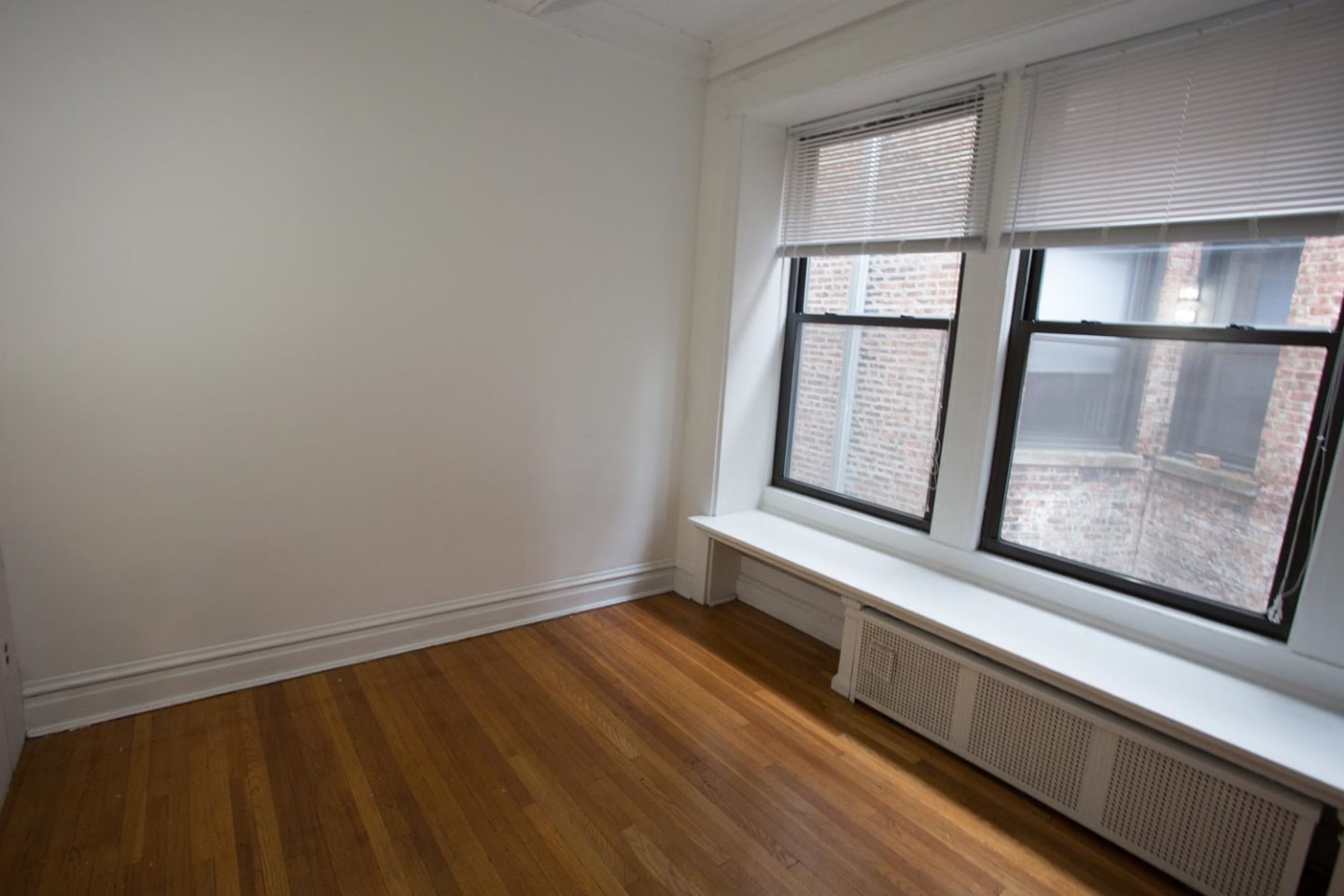 5468-70 S. Hyde Park Boulevard Image 5