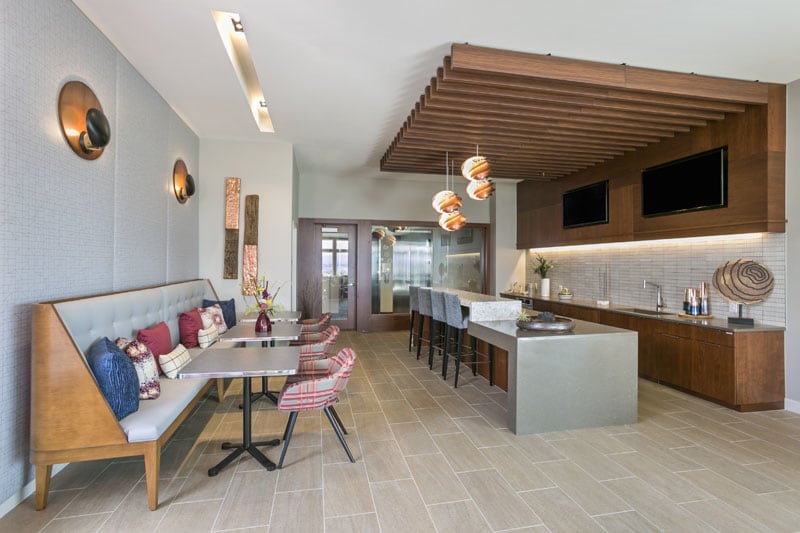 7/S Denver Haus Image 17