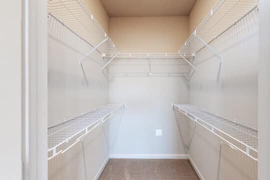 Residence at Oakmont Apartments Image 8