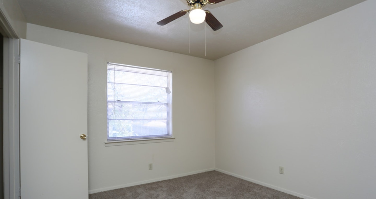 Park Grove Square Image 15