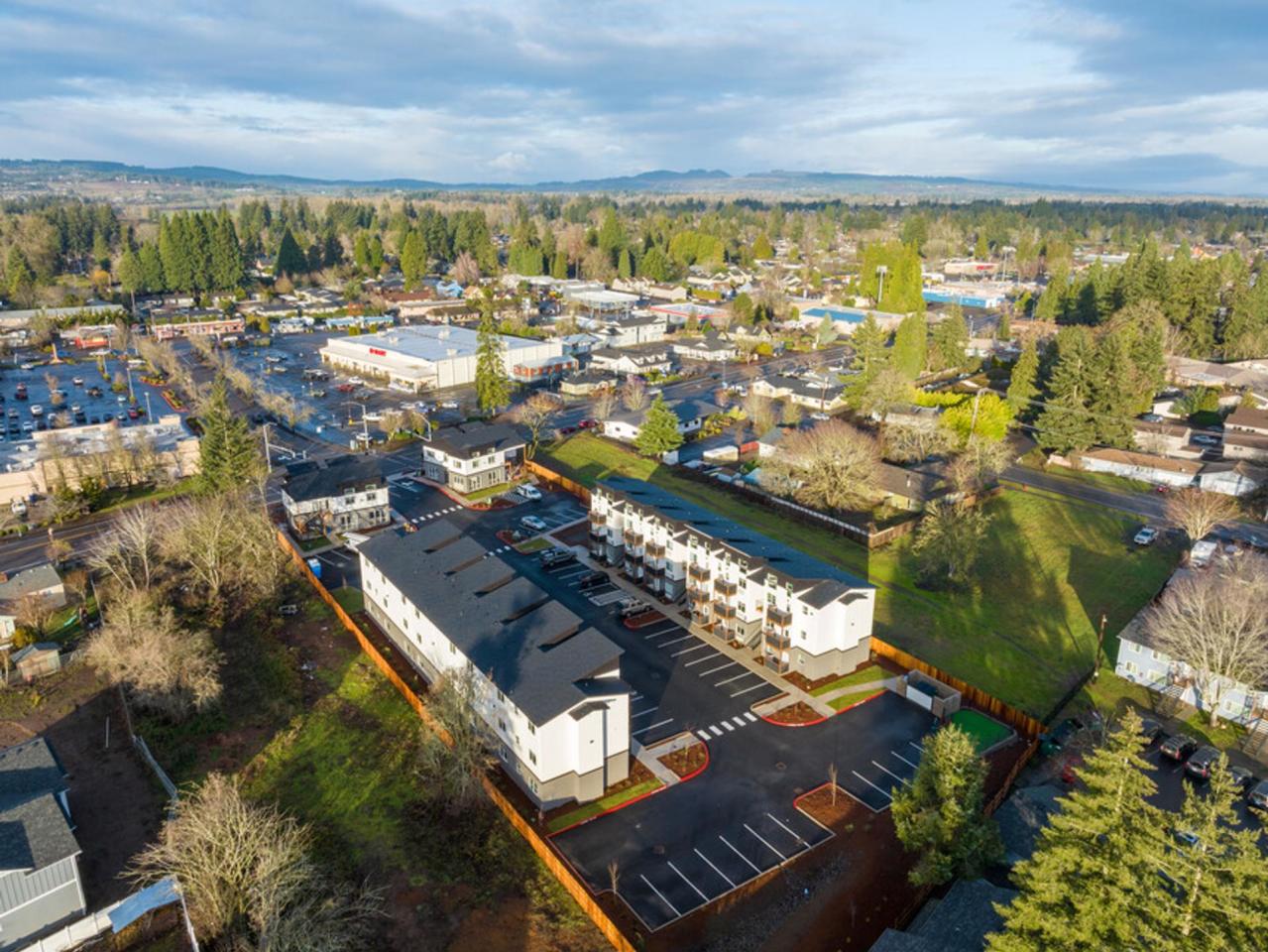Cherry City Crossing Image 9