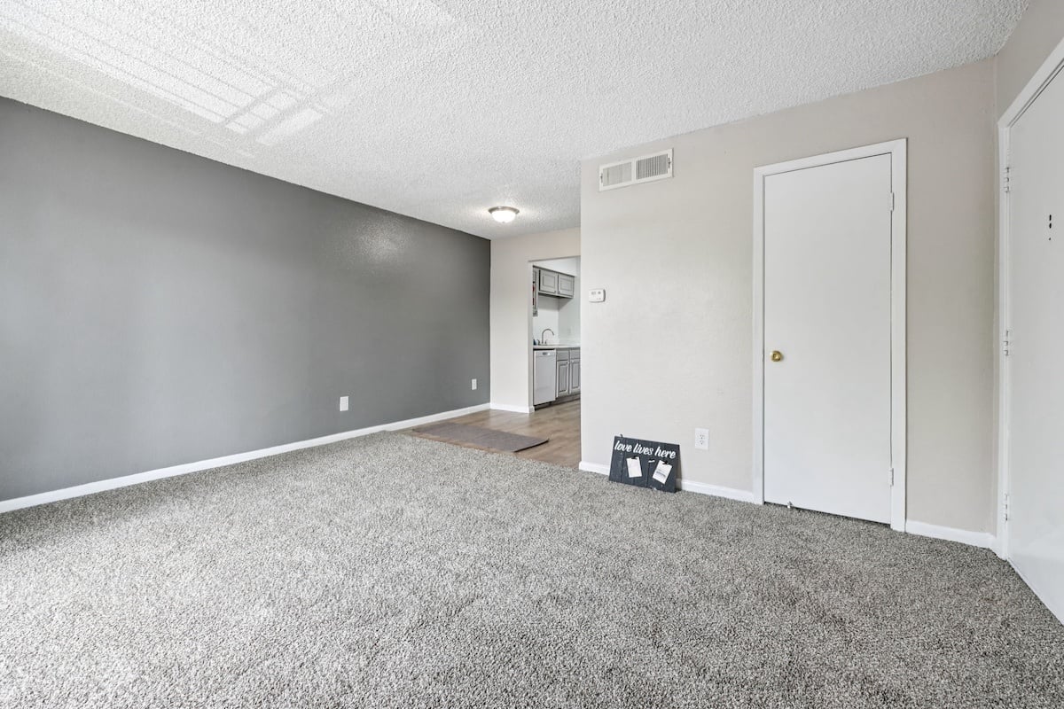 Pine Creek Apartments Image 57