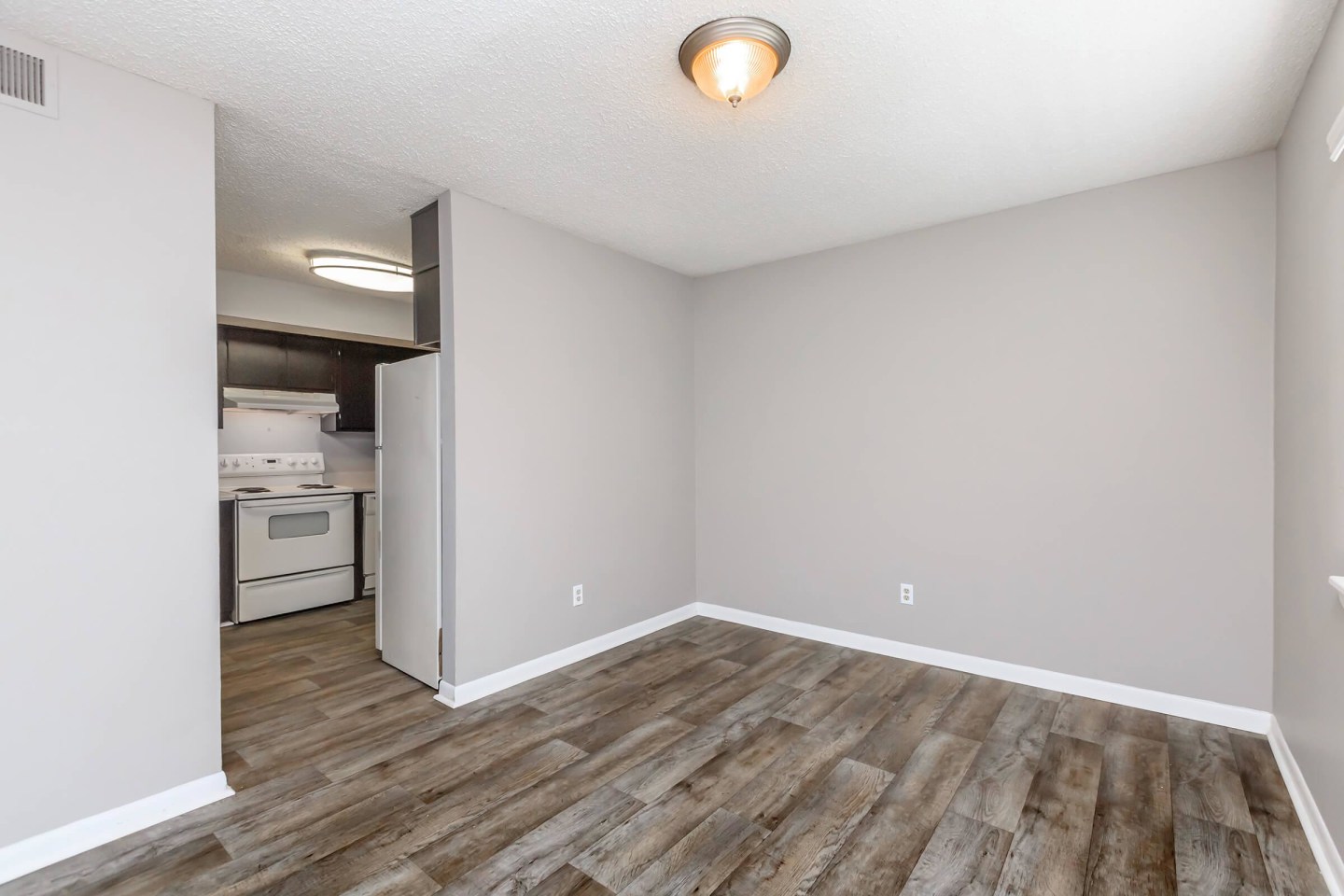 Hickory View Image 16