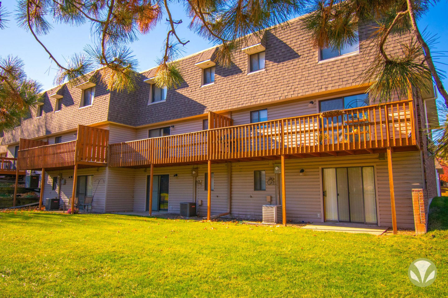 Chateau Townhomes Image 10