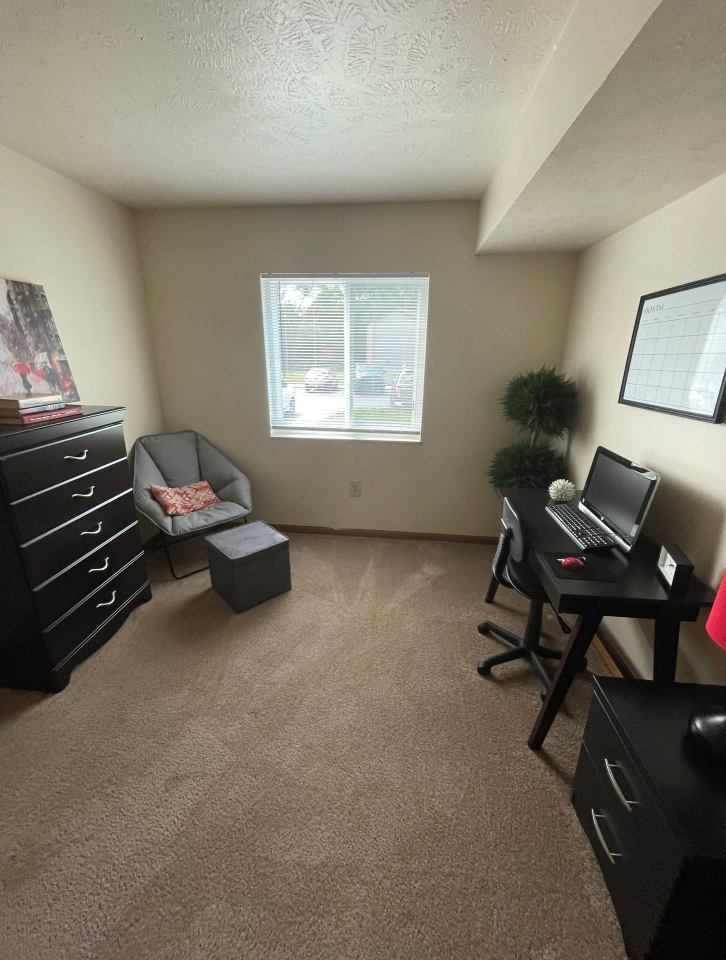 Covington Square on Vale Park Image 9