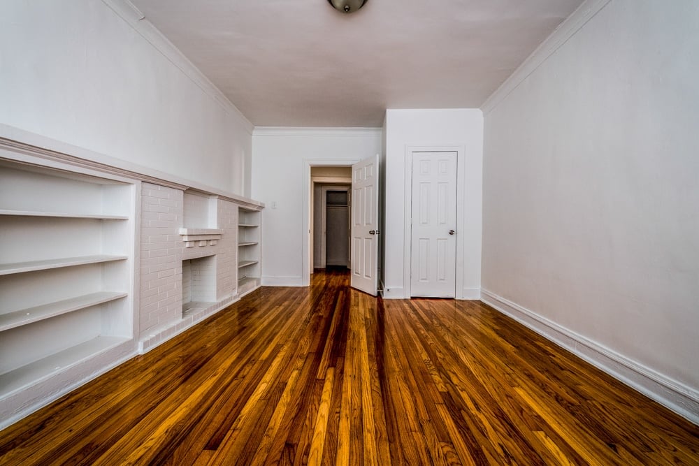 8000 S Ellis Ave Image 7