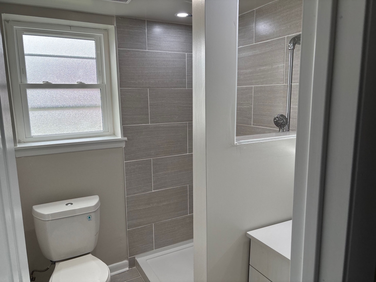 Lakeside Apartments Image 8