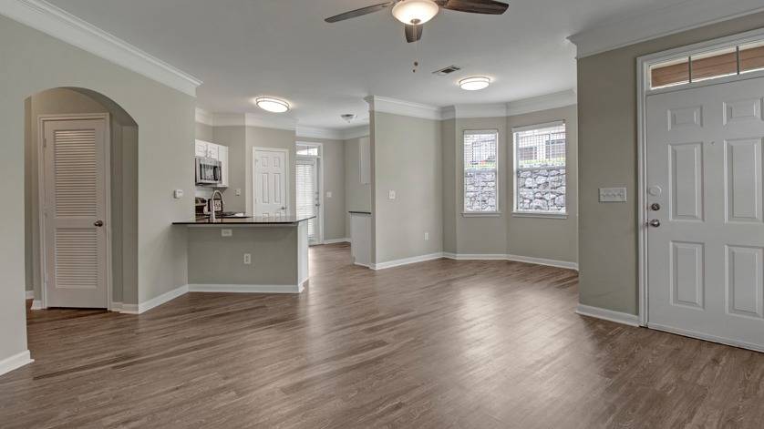 Hamptons at Woodland Pointe Image 11