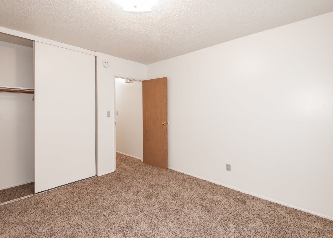 Churchill Gardens Apartments Image 16