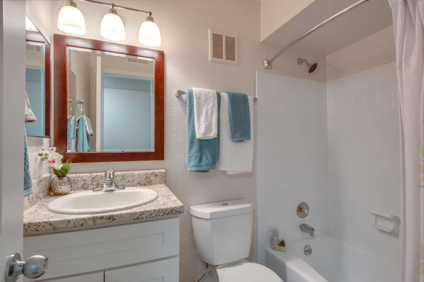 Nob Hill Apartments Image 35