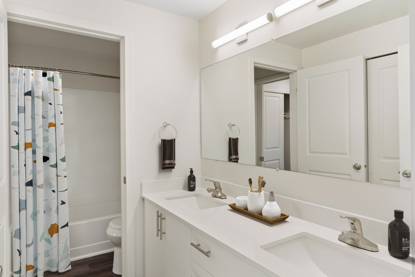 Pointe East Image 22