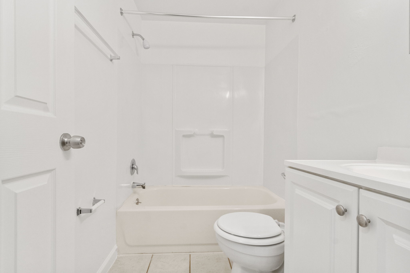 Pangea Groves Apartments Image 3