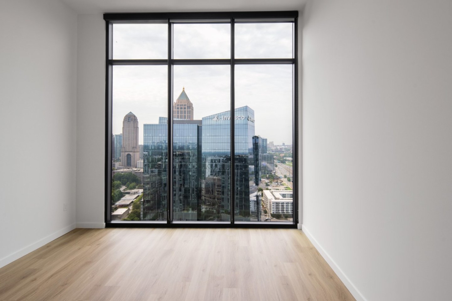 Emmi Midtown Image 22