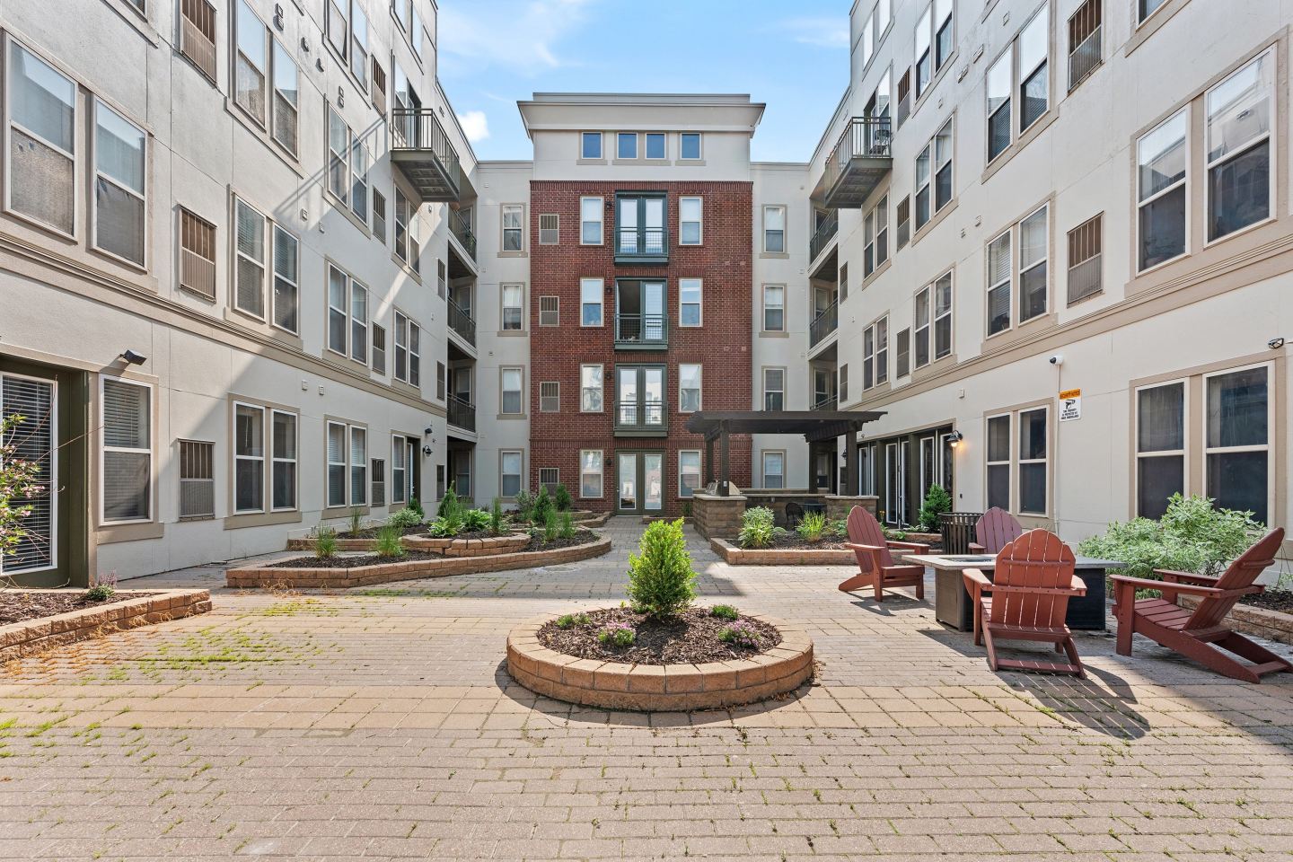 Uptown Lake Apartments Image 1