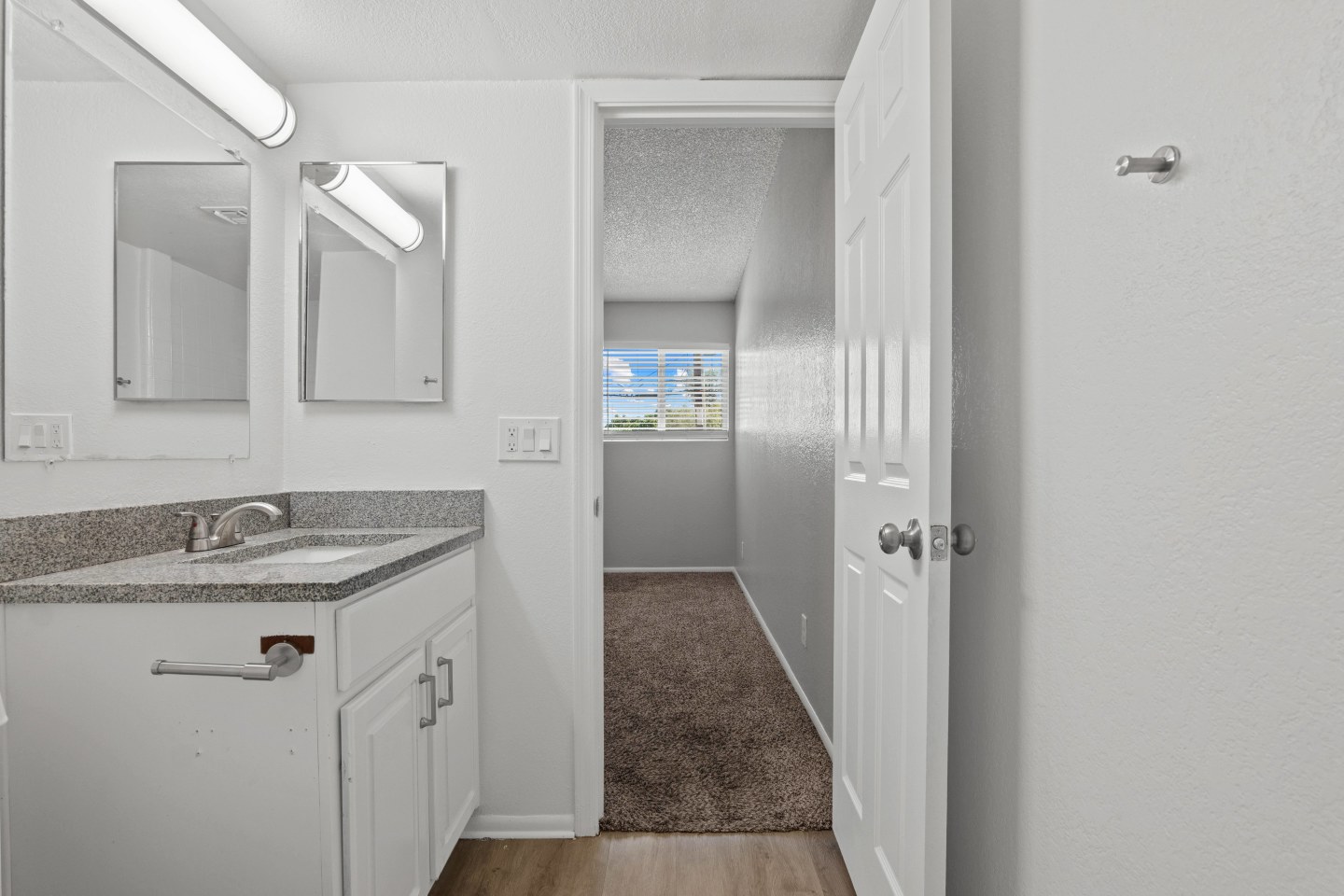 Cornell Apartments Image 12
