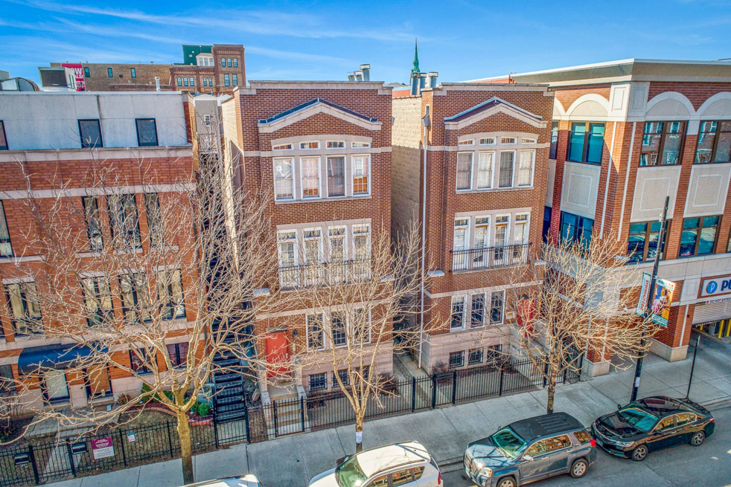 1319 W Belmont Image 3