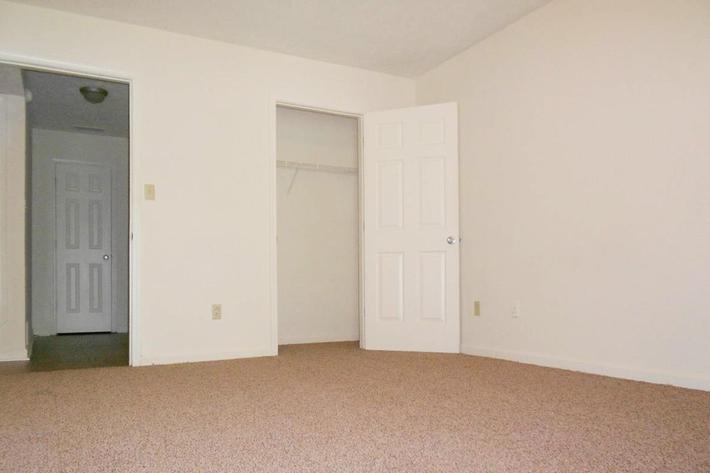 Whispering Oaks Apartments Image 23