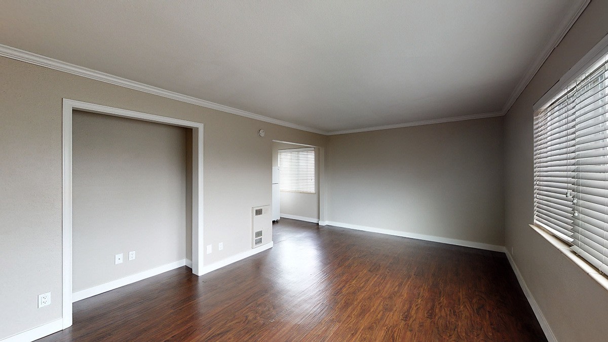 Kent Apartments Image 19