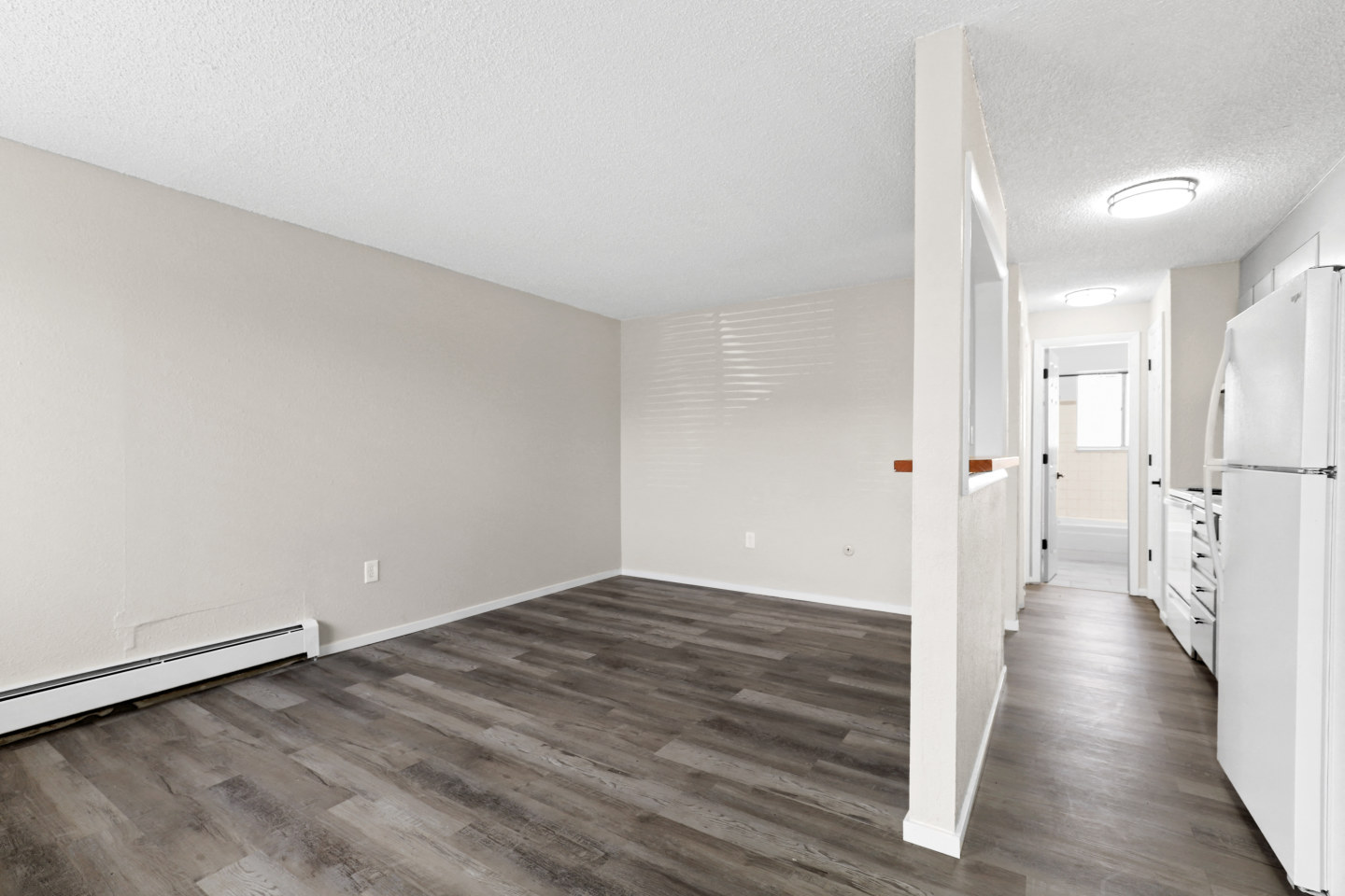 Royal Chateau Apartments Image 7