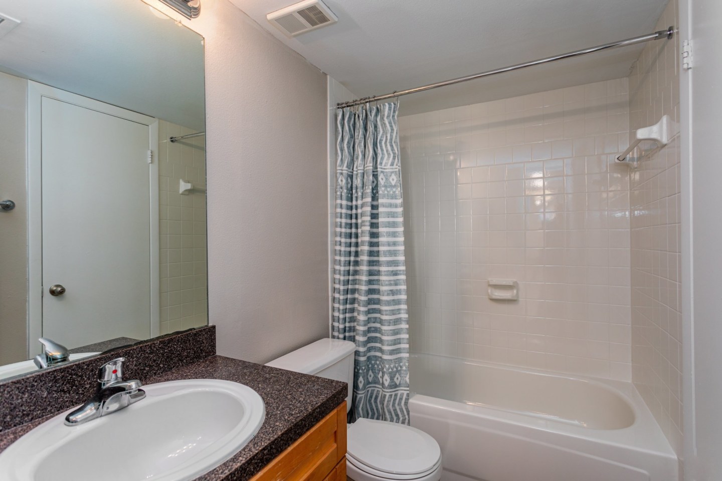 The Landings at Pembroke Lakes Apartments Image 8