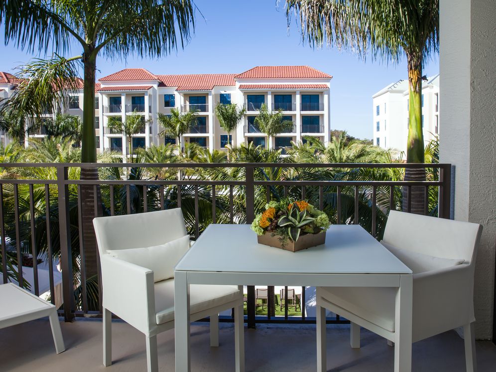 Avalon 850 Boca Image 3