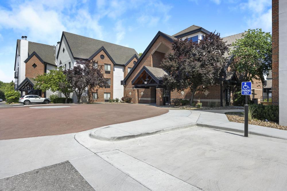 AVIA Apartments at College Boulevard Image 52