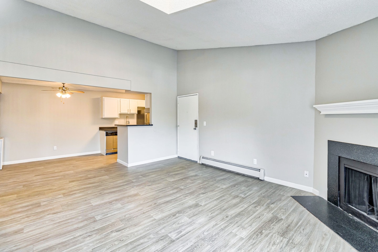 Miramar Apartments Image 12