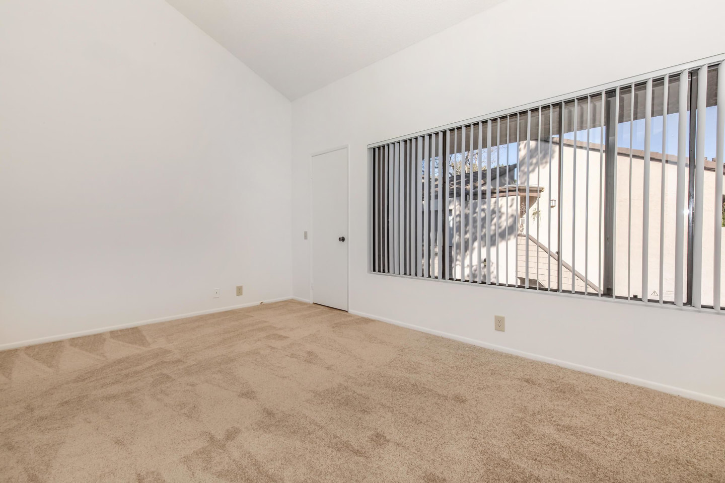 Huntington Lakes Apartments Image 24