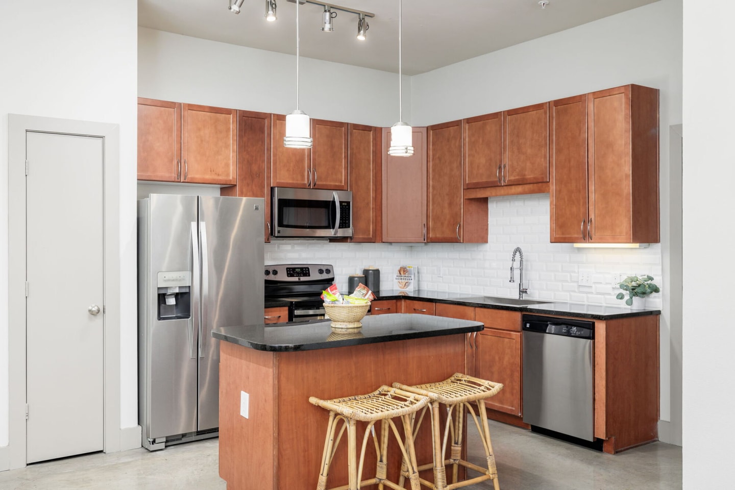 Residences at the Triangle Image 18