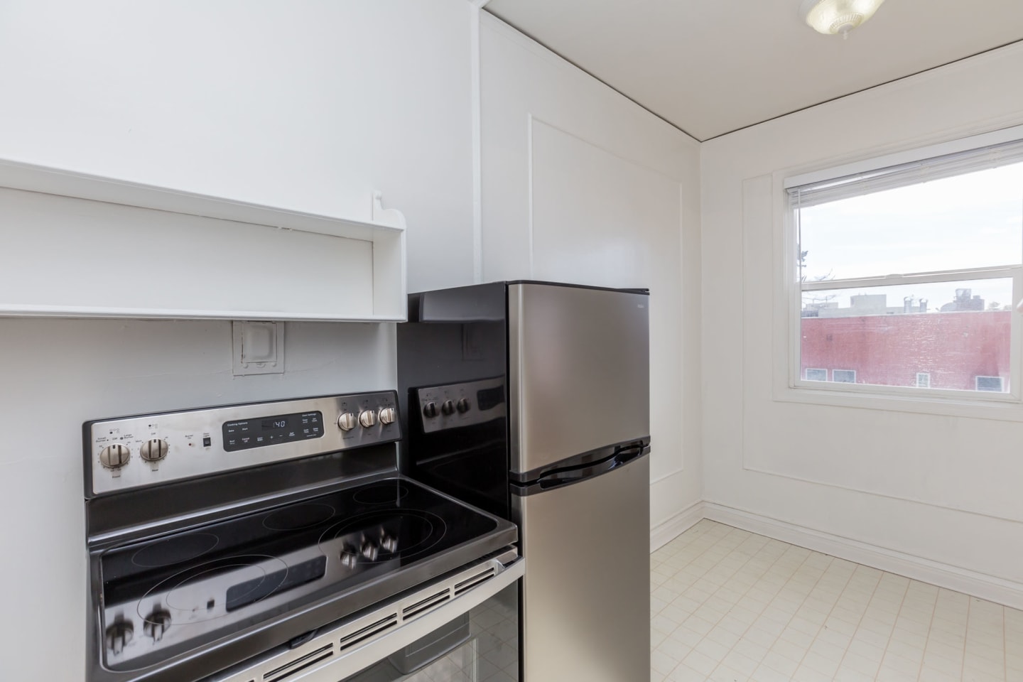 77 Glen Ave Image 3