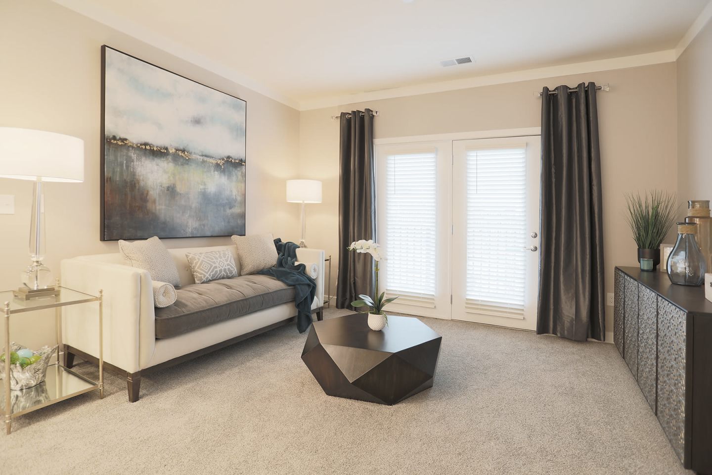 Rialto Hurstbourne Apartments Image 7