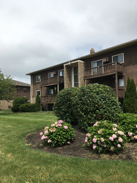 Condor Garden Apartments Image 10