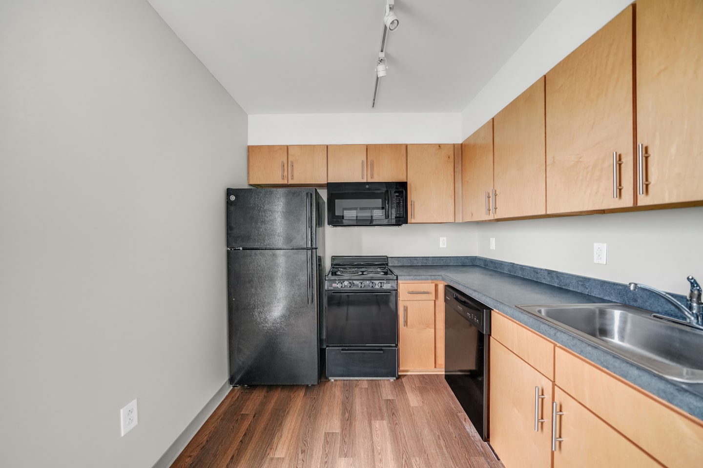 3939 Chestnut Image 13